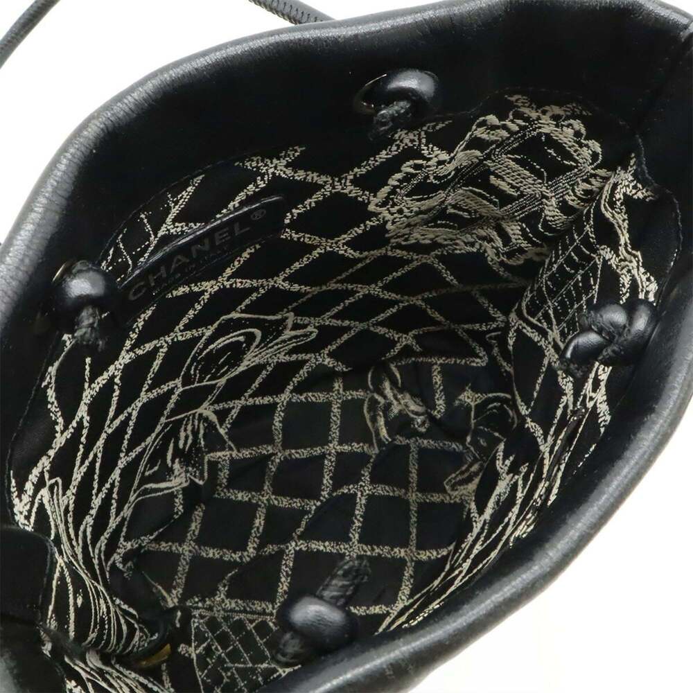 CHANEL Black Leather Tote Bag - Picture 6 of 10